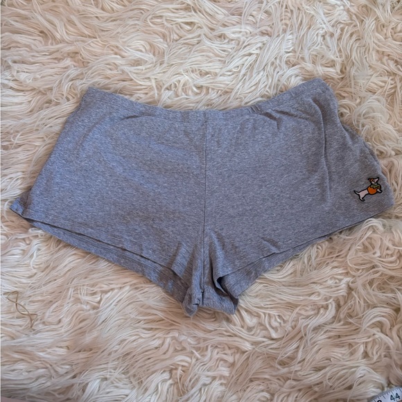 Victoria's Secret PINK Halloween Dog Grey T-Shirt & Shorts Pajama Set - Picture 7 of 10